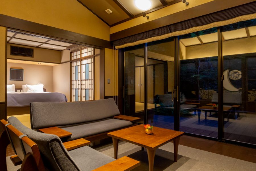 伊勢千年のしじま　月夜見の座