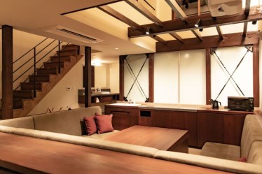 THE OAK GUJO