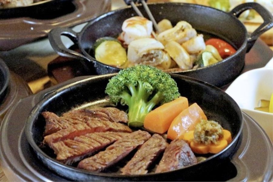 肉バル ココロ