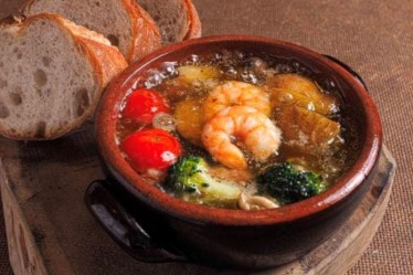 薪窯ピッツァとワイン酒場NADESHICO