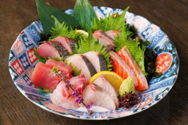 炉端と日本酒　魚丸　長浜店