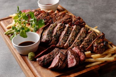 BISTRO&CAFÉ LOUNGE LA BOUCHERIE＜ラ・ブーシェリー＞