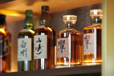 TRAD WHISKY BOTTLE BAR DEN TORANOMON