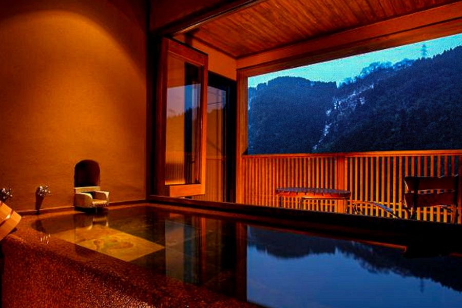 鳥越の宿 三楽園