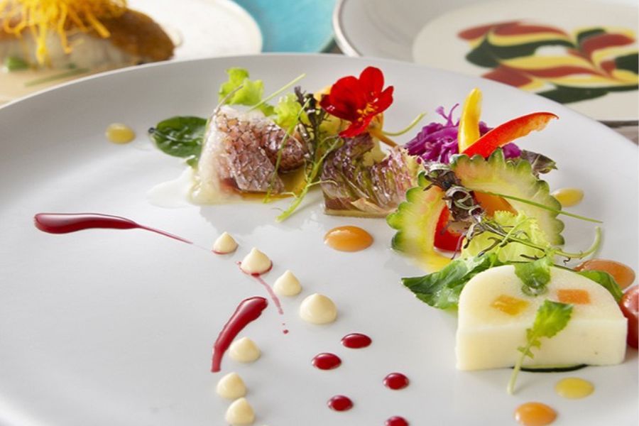 皿の上の自然il Gastro Sara（レストラン）