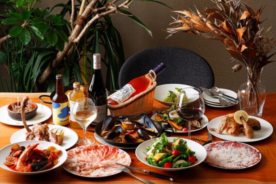 W TORANOMON -the market-