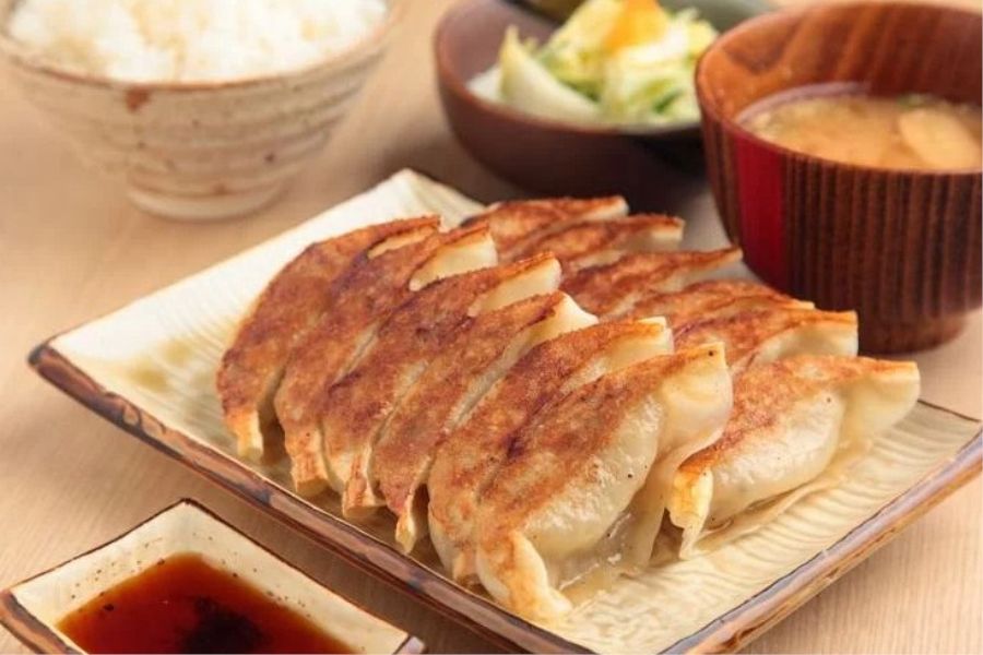 ぎょうざ処　亮昌　高辻本店