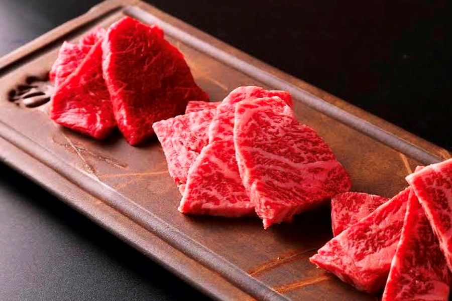 ホルモン・焼肉一休亭　元