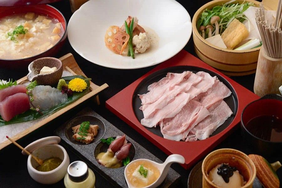 くぐり鍋 六白屋