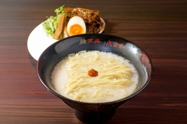 神戸牛らーめん　八坐和