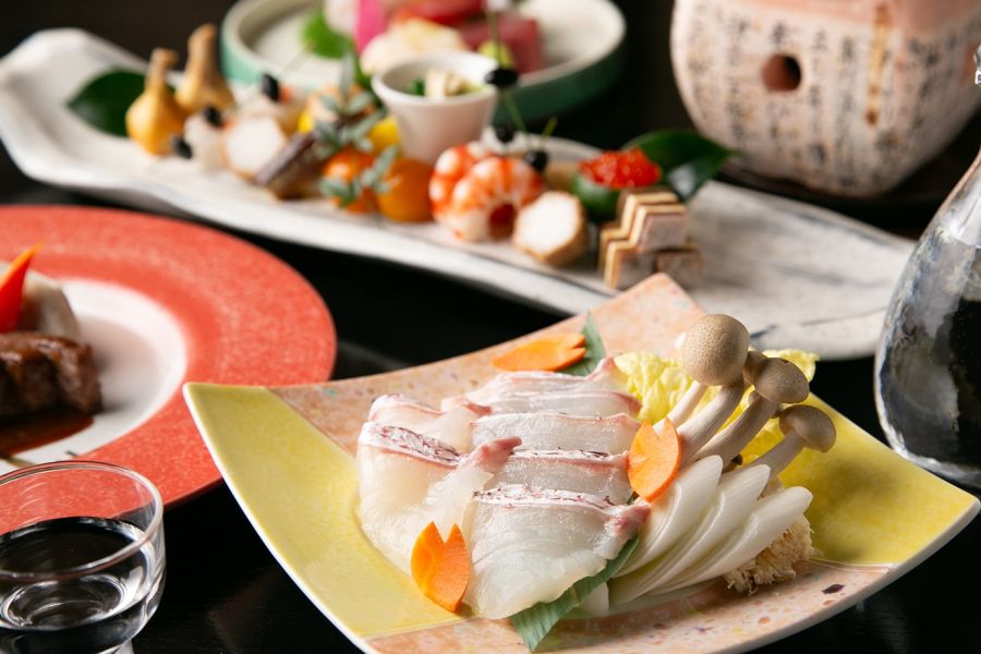 温石　左近太郎