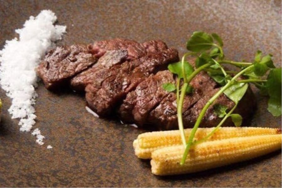 鉄板ビストロSAM'S