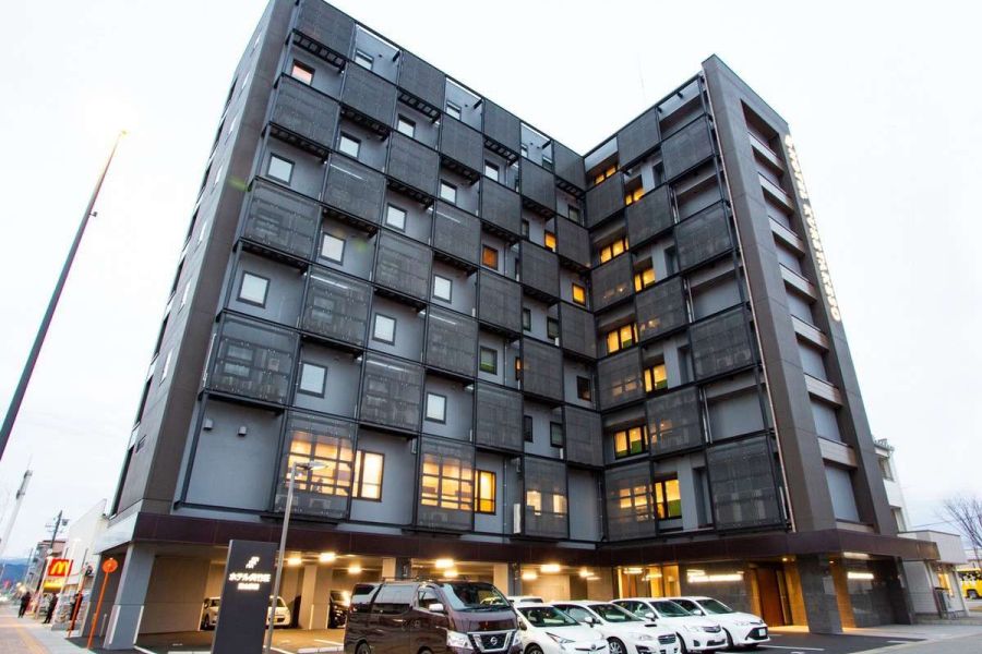 ホテル呉竹荘高山駅前