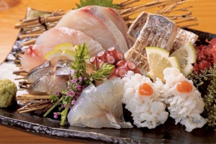 ごはんと酒菜 やま音