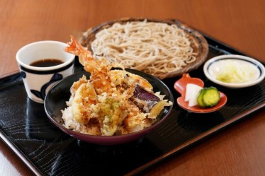 蕎麦処 利右エ門（ホテルオーレ内）