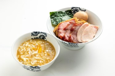 特級鶏蕎麦龍介 本店