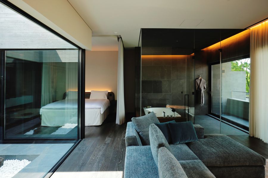 HOTEL 白林 HAKODATE