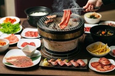 焼肉　菜好牛　食べ放題　はなれ
