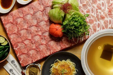 水炊き吟醸もつ鍋 由乃 錦本店