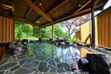 鹿覗きの湯つるや