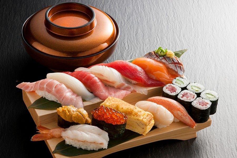 沼津魚がし鮨　流れ鮨　二代目御殿場店