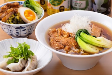 水餃子　ＭＲ.ＬＥＥ
