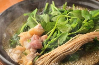 せり鍋と純米酒の店　月の暦