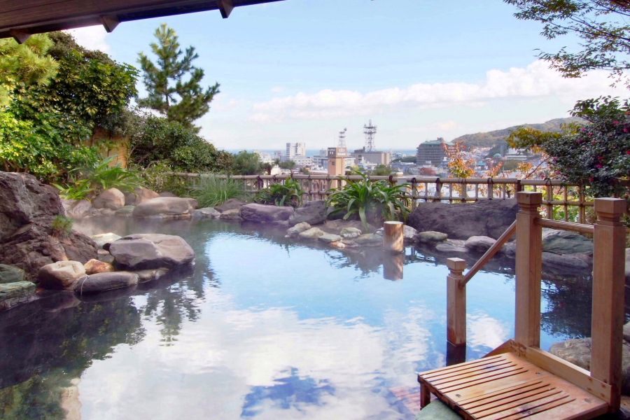 陽気館