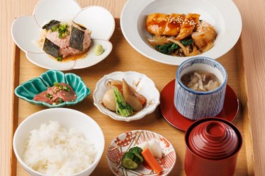 大手町　梯子
