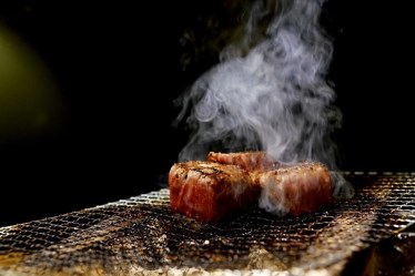 肉の変態集団 疾風ホルモン 久茂地本店