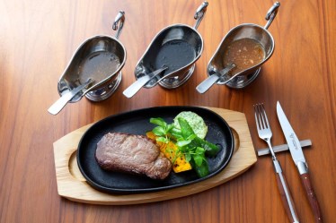 渓谷のレストランステーキよし乃